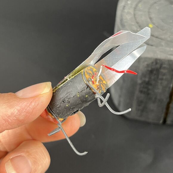 Whimsical Handmade Folk Tramp Art Tin Can Metal Sculpture Insect Hug Bug Figures - Picture 5 of 16